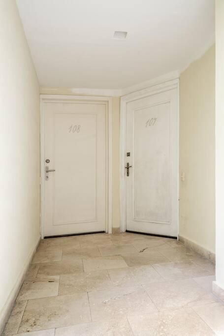 Walled Apt- Rooftop Pool & Private Garden Apartamento *