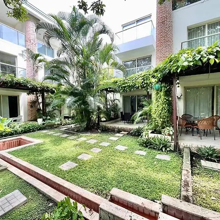 Walled Apt- Rooftop Pool & Private Garden Apartment Cartagena