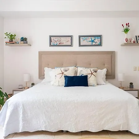 Walled Apt- Rooftop Pool & Private Garden Apartamento Cartagena