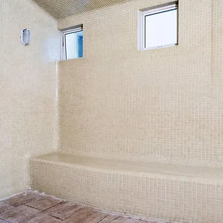 Walled Apt- Rooftop Pool & Private Garden Apartment Cartagena